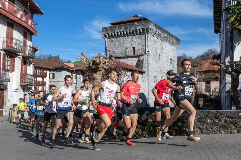 350 lasterkari bilduko ditu igandean ospatuko den VII Lesakako Mendi Lasterketak