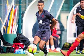 Corentin Louakima fitxatu du Real Unionek heldu den denboraldirako