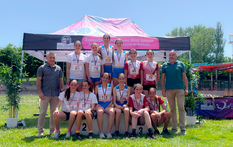 Infantil mailako BATeko atletak Euskadiko txapeldun eta txapeldunordeak