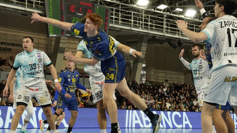 Irudek Bidasoa Irunek bi puntu garrantzitsu batu zituen Leonen