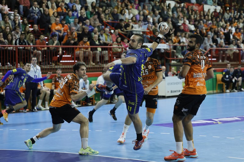 Irudek Bidasoa Irunek puntuak galdu zituen Torrelavegan