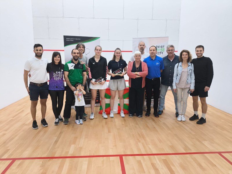 Nazioarteko squash jokalari emakume profesionalak lehian Irunen
