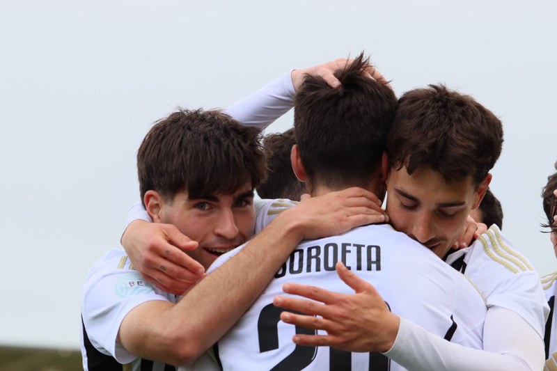 Real Unionek hirunaka gehitzen segitzen du