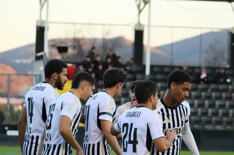 Real Unionek nagusitasuna erakutsi zuen etxeko zaleen aitzinean