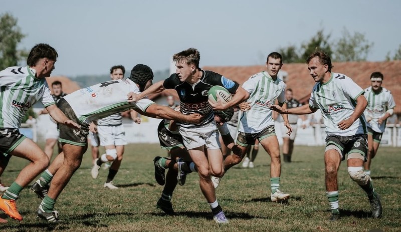 Stade Hendayais errugbi taldeak galdu gabe segitzen du denboraldi hasiera honetan